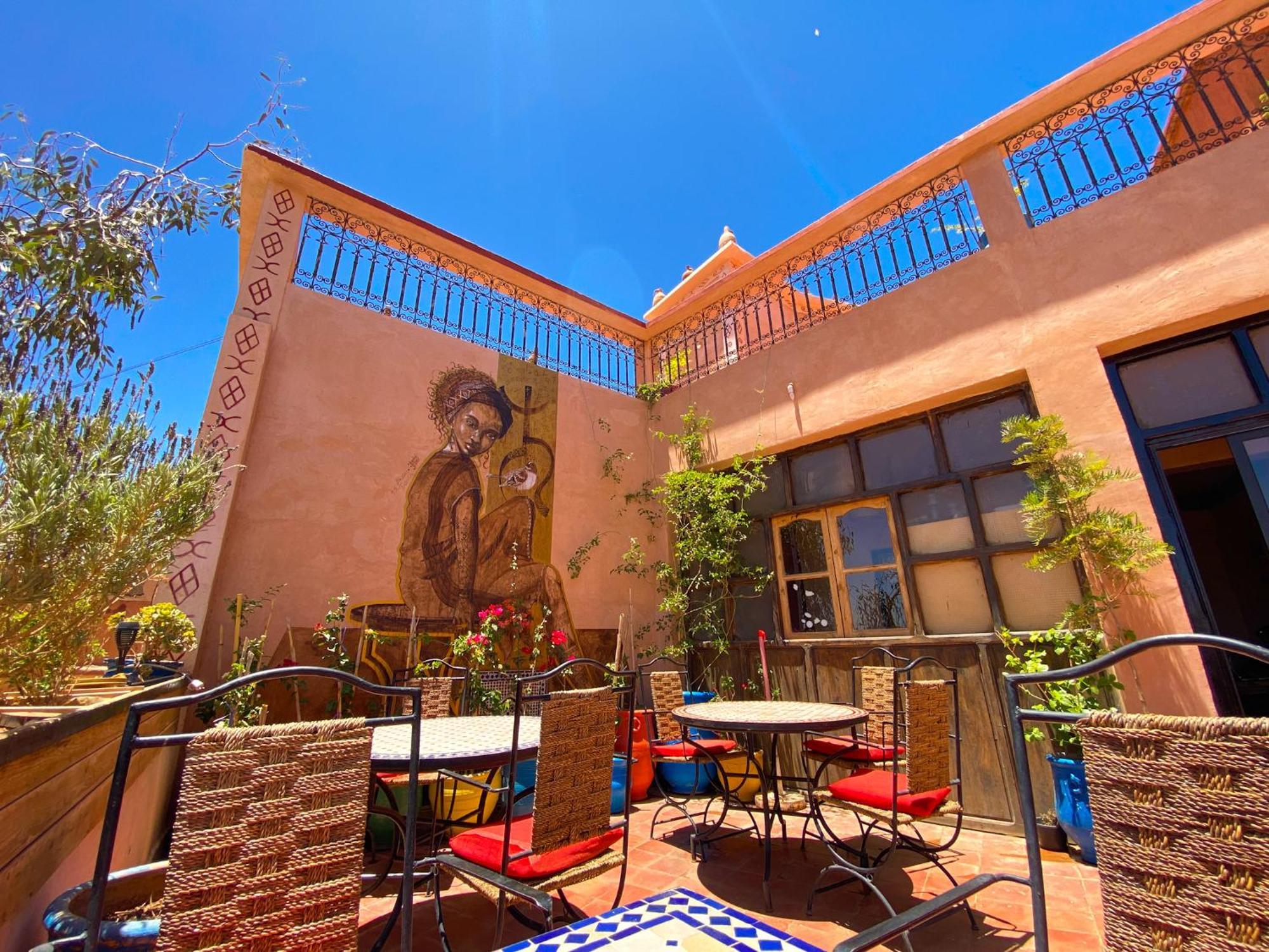 Ayouze Auberge 阿伊特本哈杜 外观 照片
